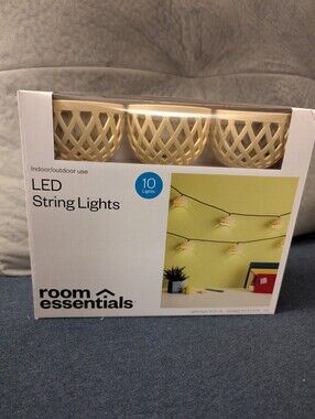 Room Essentials cream basket LED string lights